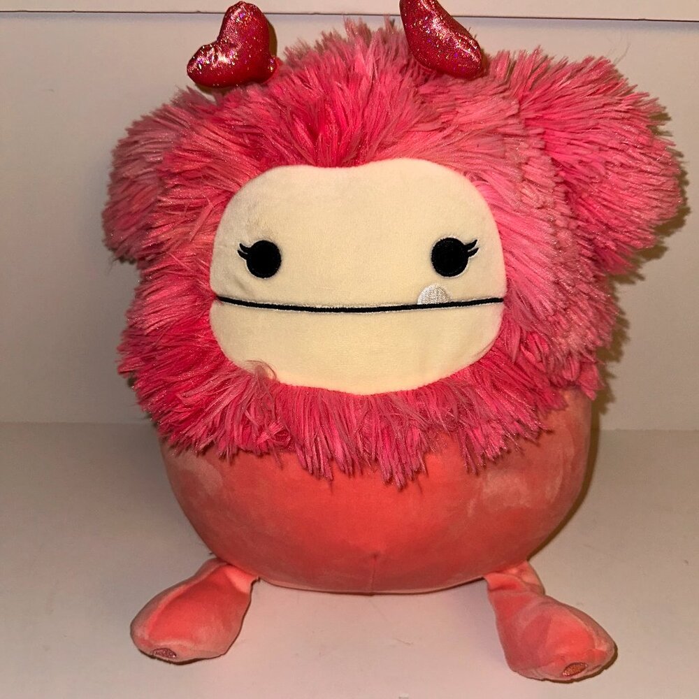 Squishmallows 12" IN VALENTINES 2023 BIGFOOT CAPARINNE RARE Kellytoy - Picture 1 of 6